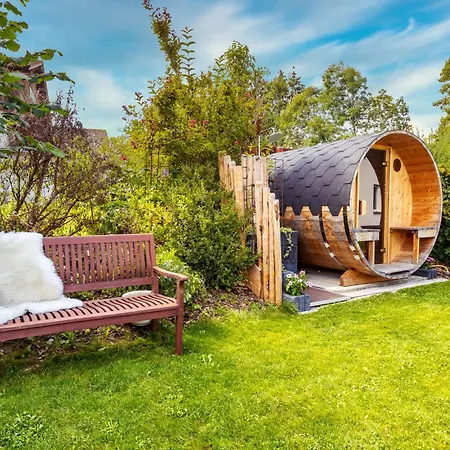 Moderne Mit Fasssauna Und Kamin Im Laendl. Allgaeu