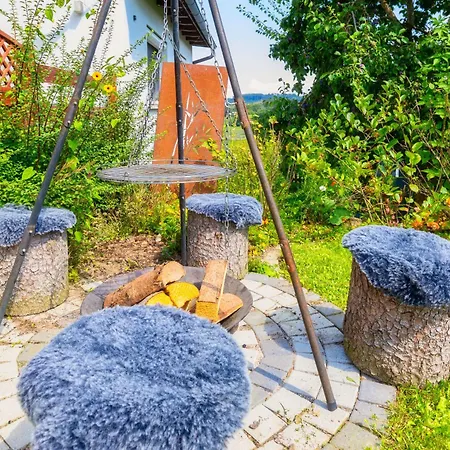 Moderne Mit Fasssauna Und Kamin Im Laendl. Allgaeu Eggenthal